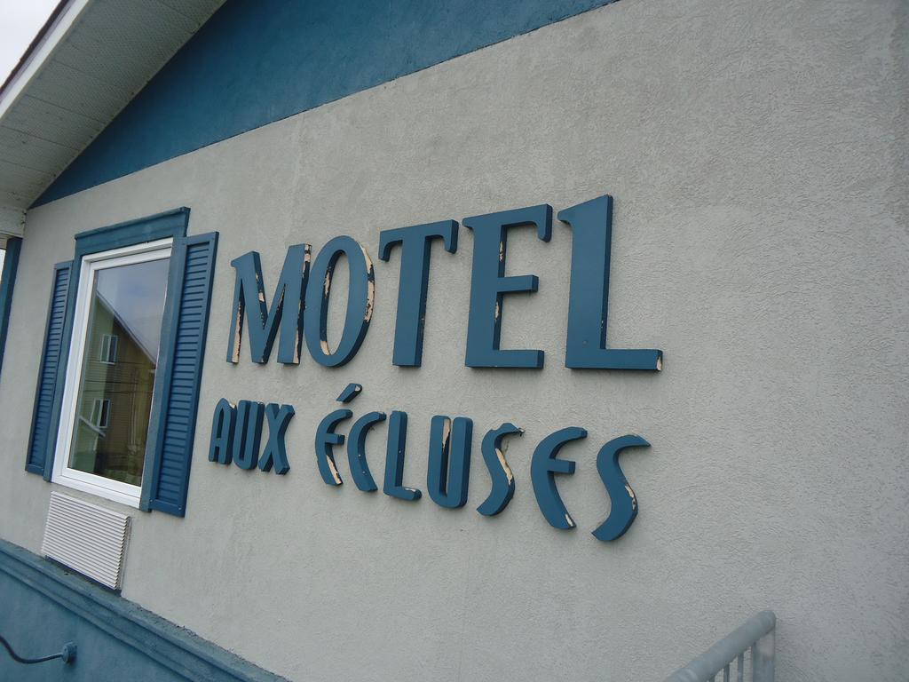 Motel aux Écluses Alma Exterior foto